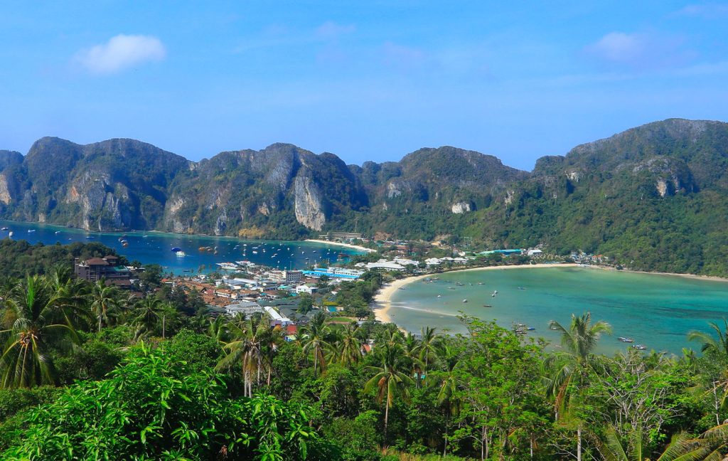 Thailand Packing List For Group Tours & Backpackers (2025)