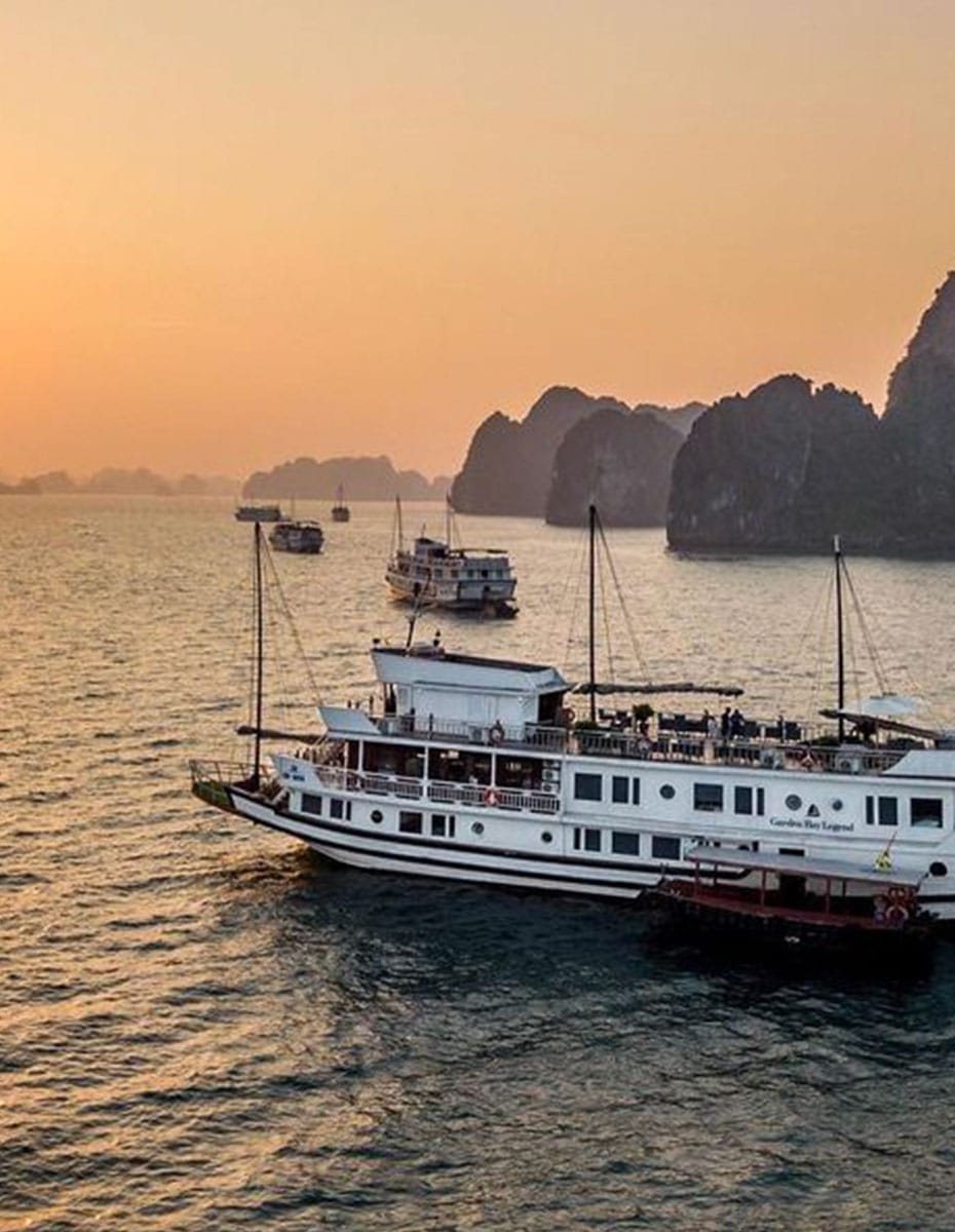 Stay overnight on a traditional junk boat in Ha Long