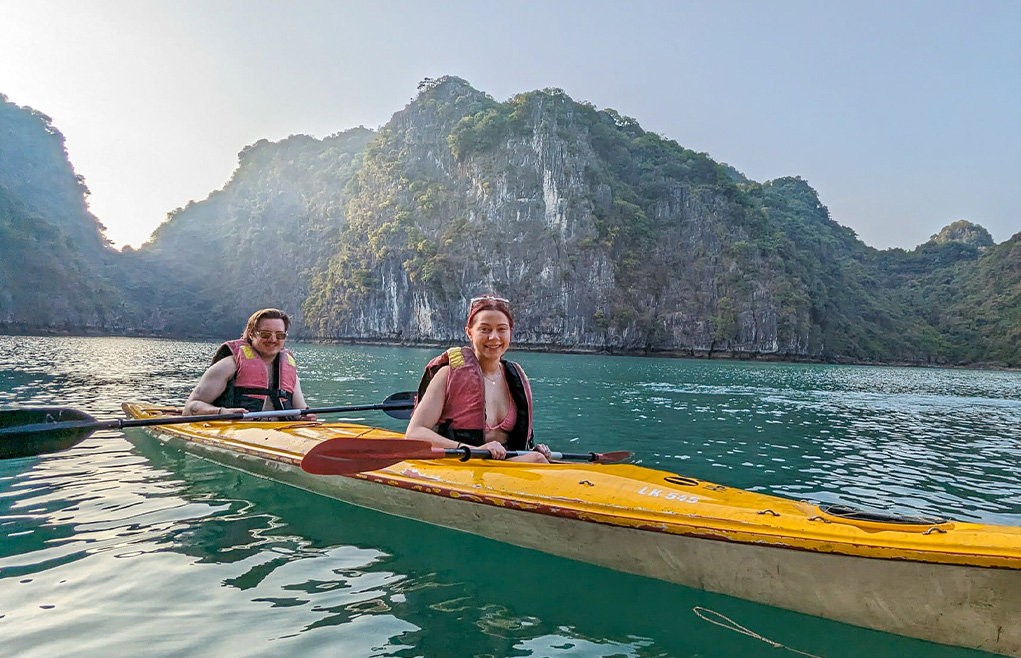 Day 17: Overnight boat in Halong Bay 🛶